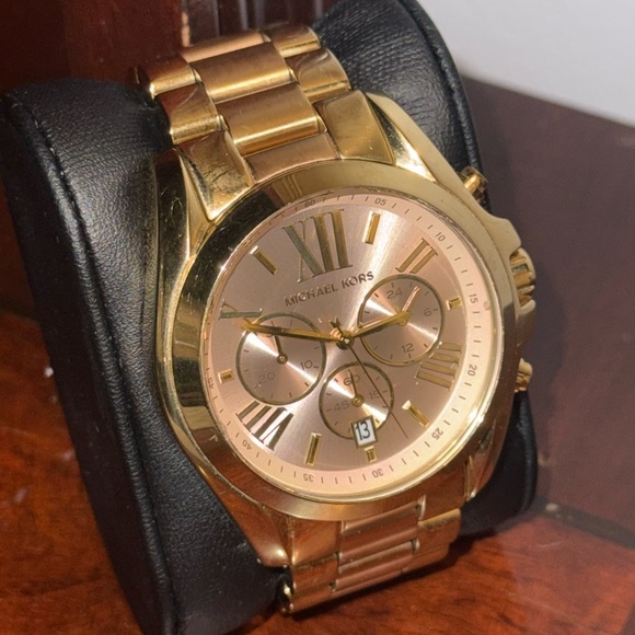 Micheal kors watch - Picture 1 of 3